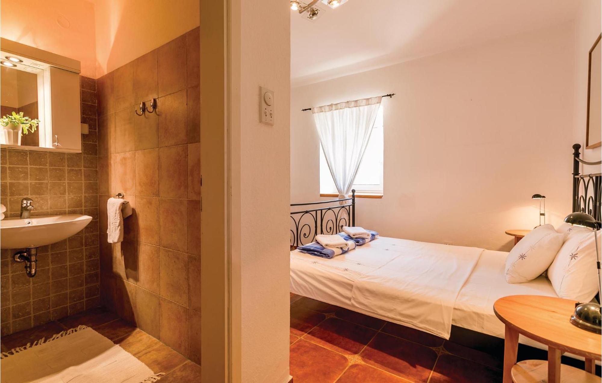 Lovely Home In Kotor With Wifi Exterior foto